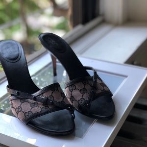 Gucci GG canvas Print Heeled Mules taupe/black